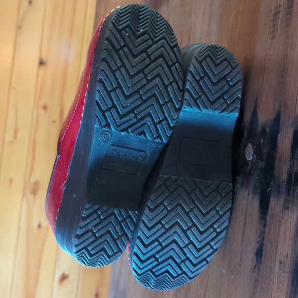 Super Red Patent Stapled Professional Clog. Sz 38. - Picture 10 of 14